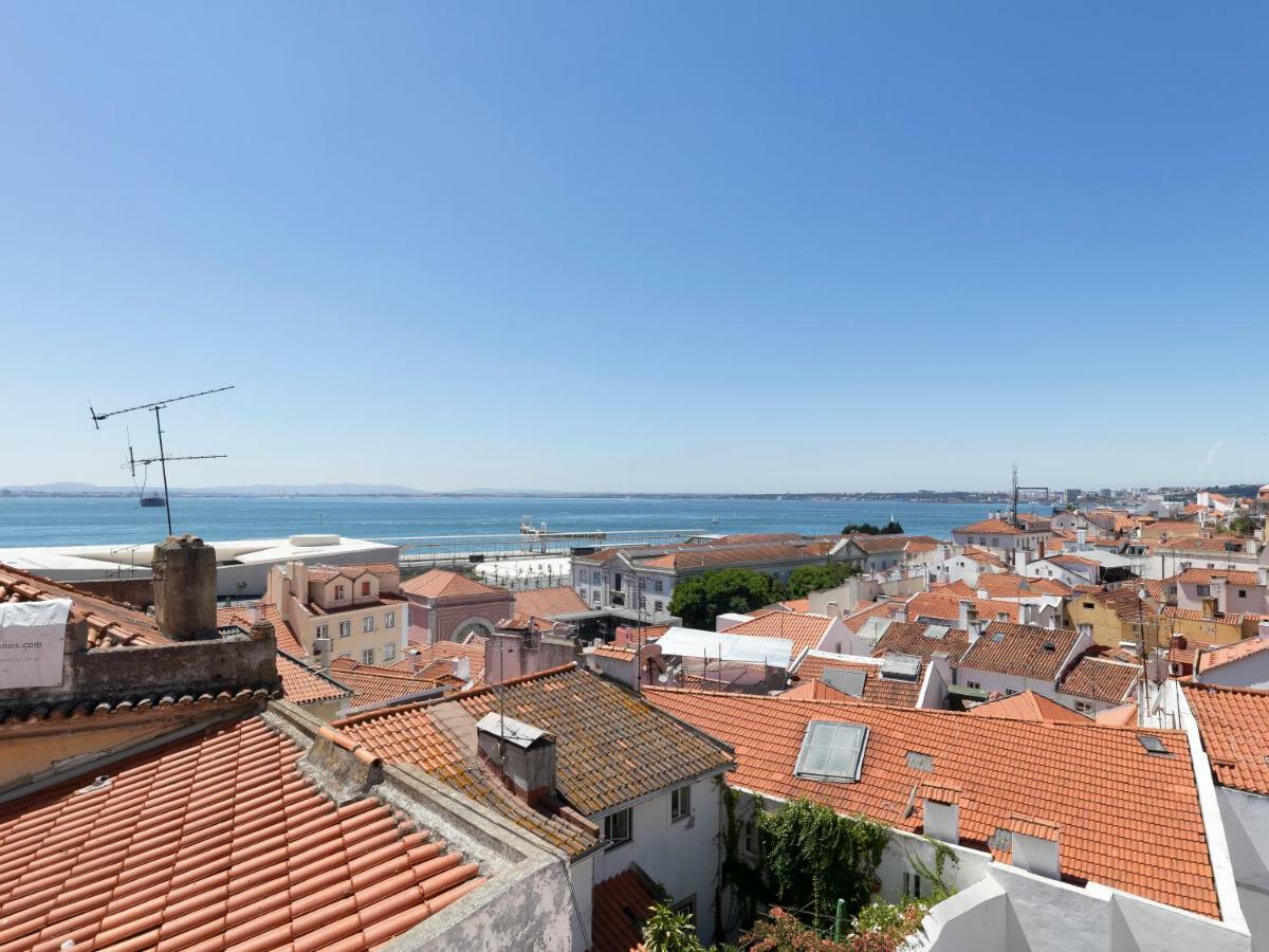 Lisbon Alfama Street View Apartment Bagian luar foto