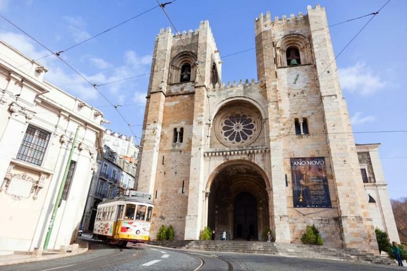 Lisbon Alfama Street View Apartment Bagian luar foto